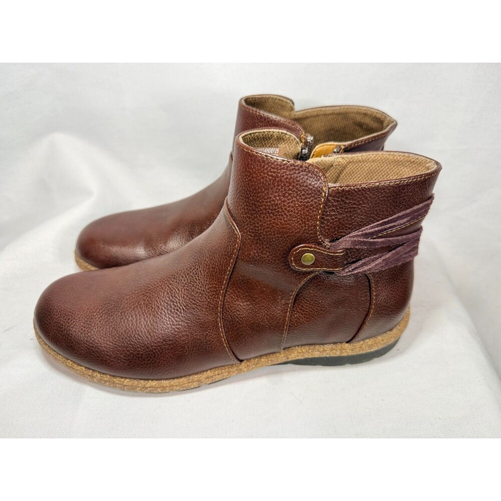 BOC women’s 9.5 brown leather ankle boots excellent condition